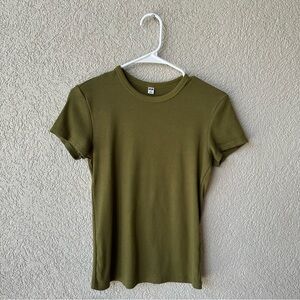 Uniqlo Soft Ribbed Crew Neck Short Sleeve T-Shirt in Olive Green